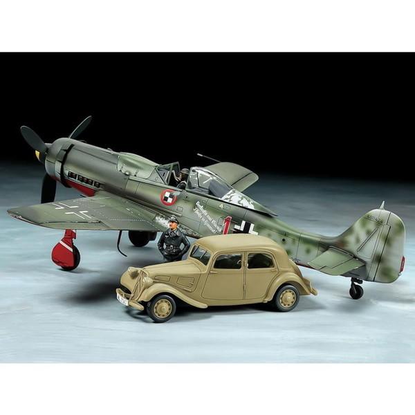 25213  1/48 フォッケウルフ Fw190 D-9 JV44・シトロエン 11CV スタッフカー セット