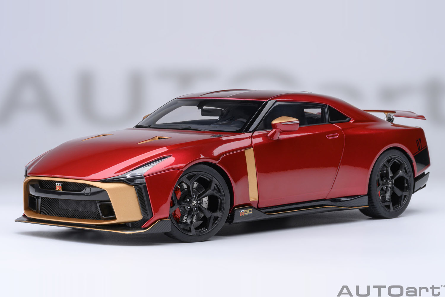 77514 1/18 NISSAN GT-R50 by ITALDESIGN (メタリック・レッド/ゴールド)