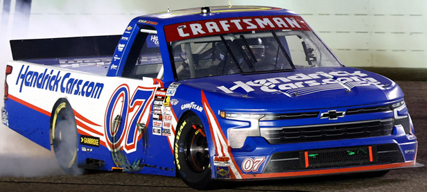 LR329484 Lionel Racing 1/64 HENDRICKCARS.COM 2025 シボレー シルバラード カイル・ラーソン#07 BAPTIST HEALTH 200 ホームス