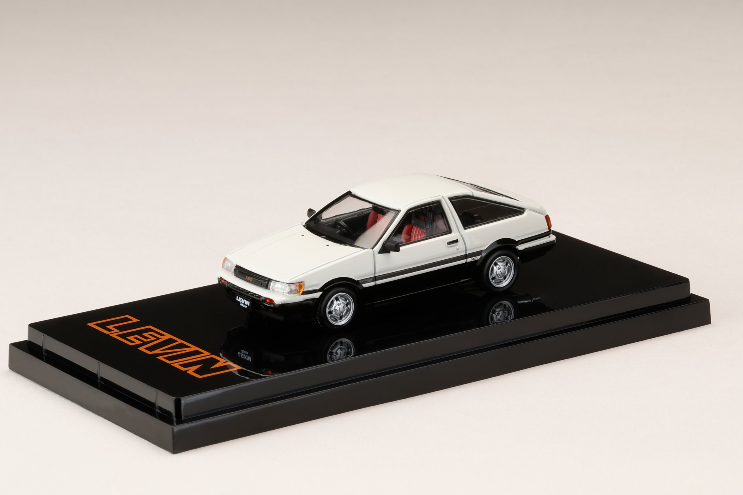 HJ643037WK HJ64 1/64 Toyota COROLLA LEVIN AE86 3 DOOR GT APEX 1983 ホワイト/ブラック