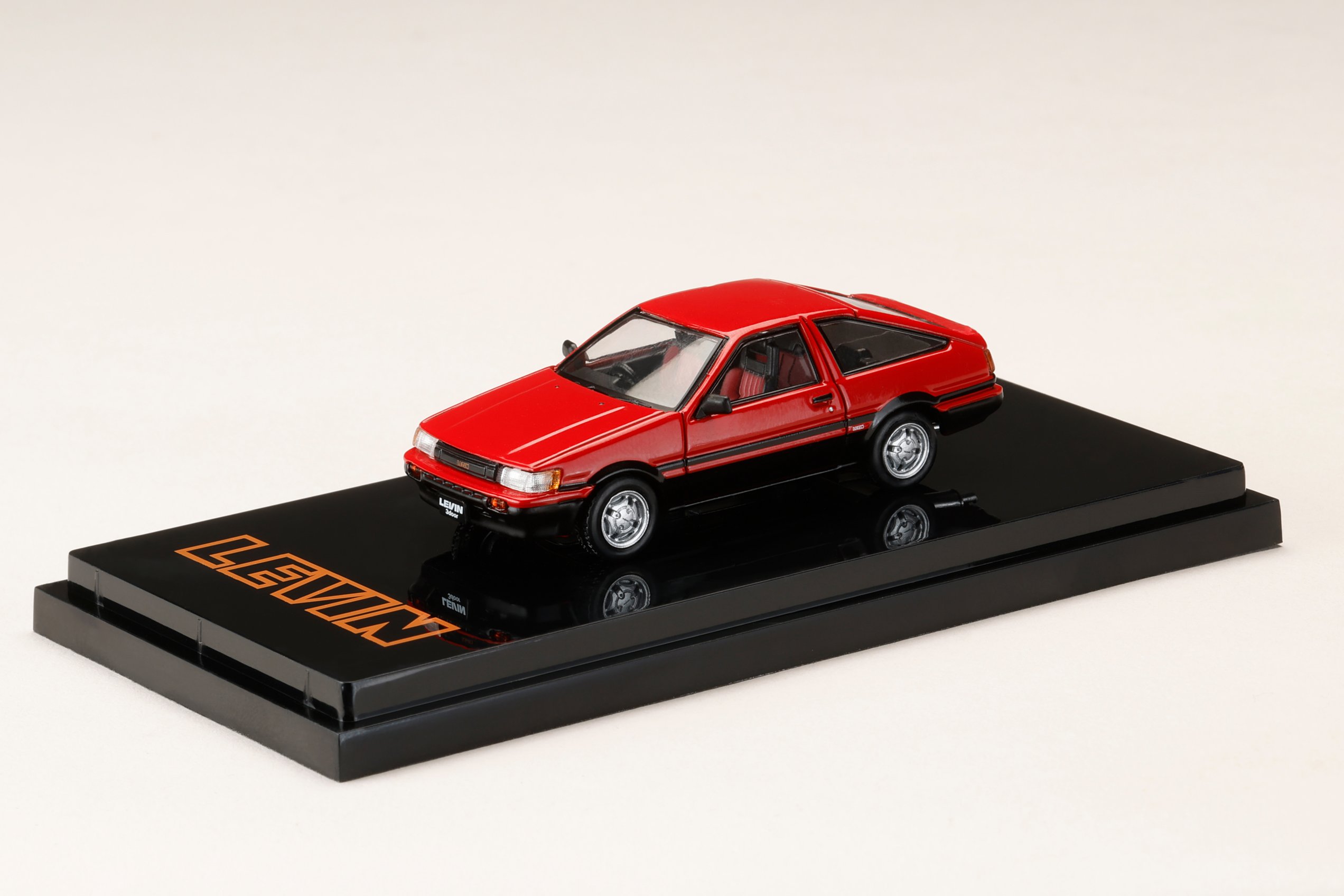 HJ643037RK HJ64 1/64 Toyota COROLLA LEVIN AE86 3 DOOR GT APEX 1983 レッド / ブラック