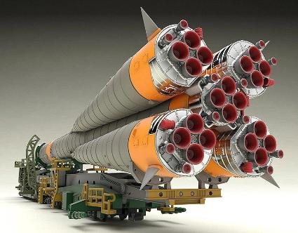 MODEROID 1/150プラスチックモデル ソユーズロケット+搬送列車(2次再販)
