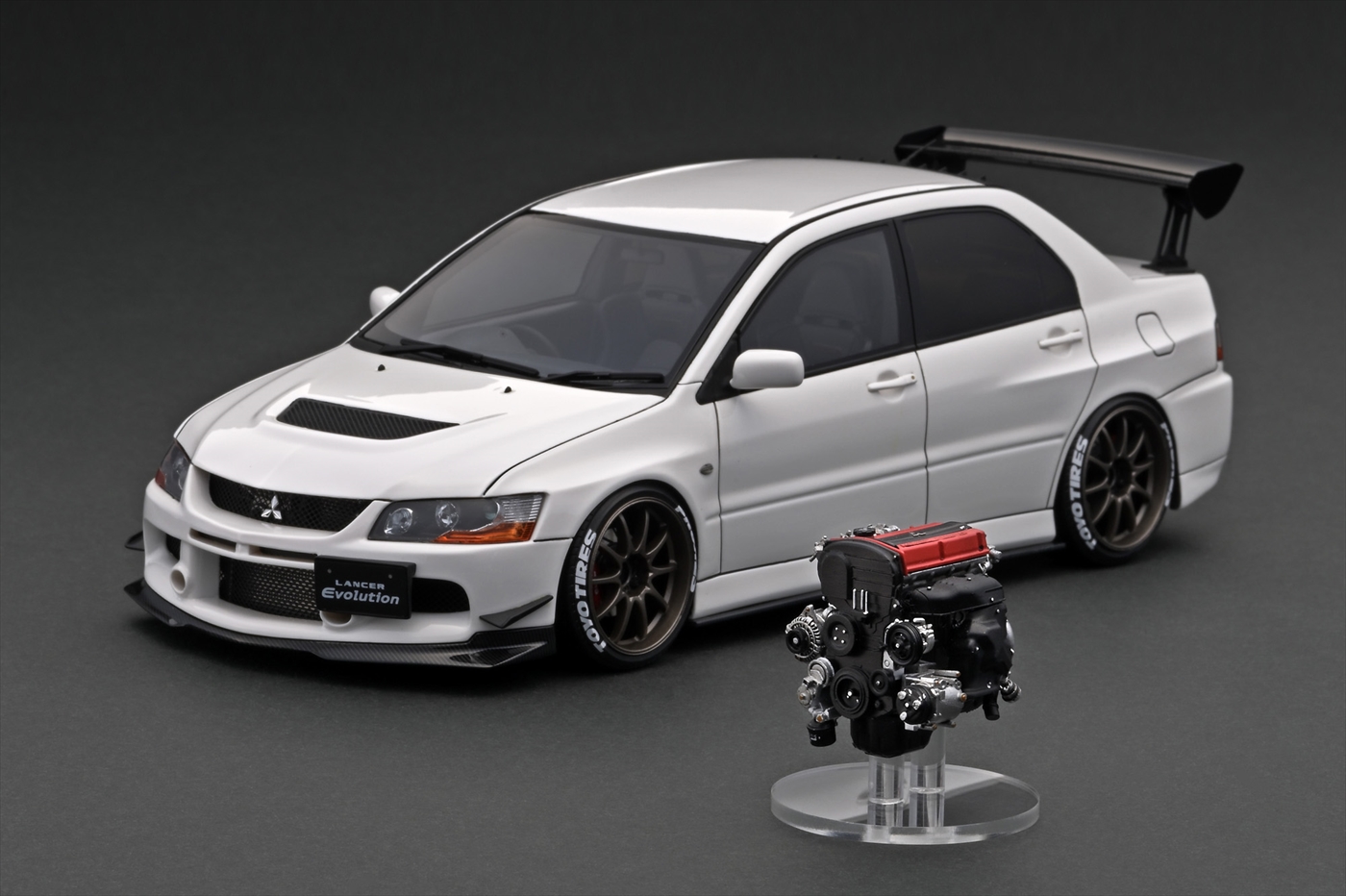 IG2433 IGモデル 1/18 Mitsubishi Lancer Evolution IX (CT9A)   White With Engine