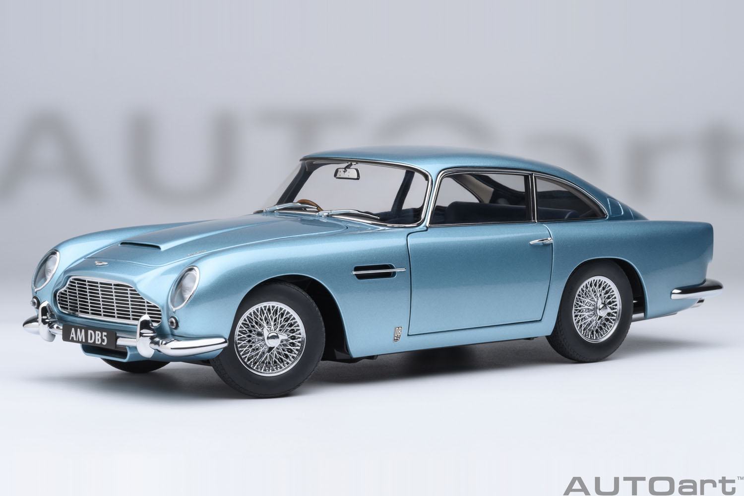 70288 1/18 アストンマーチン DB5 (ライトブルー・パール)