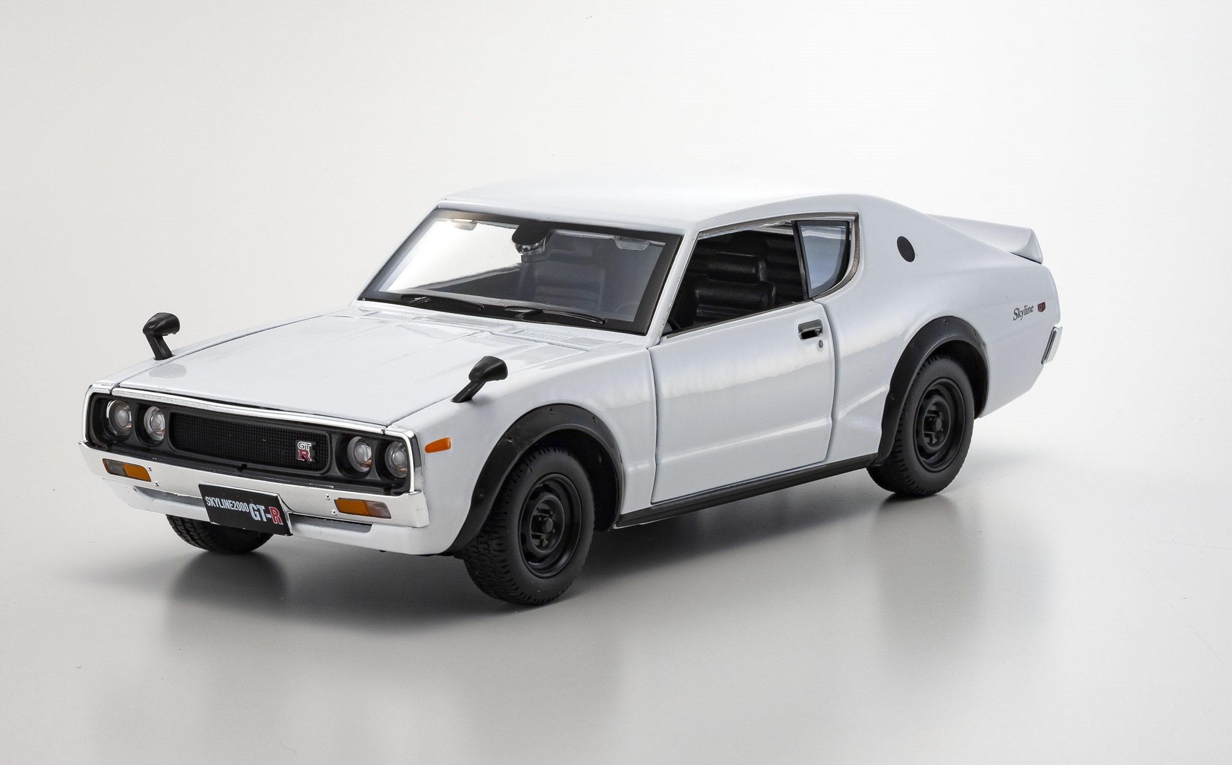 MS31528W1 Maisto 1/24 ニッサン スカイライン 2000GT-R(KPGC110)1973 ホワイト