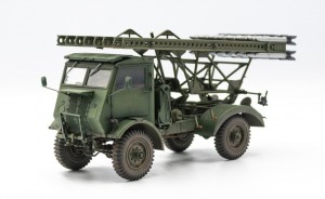 03338 ドイツレベル 1/35 BM-13-16 on W.O.T. 8 chassis