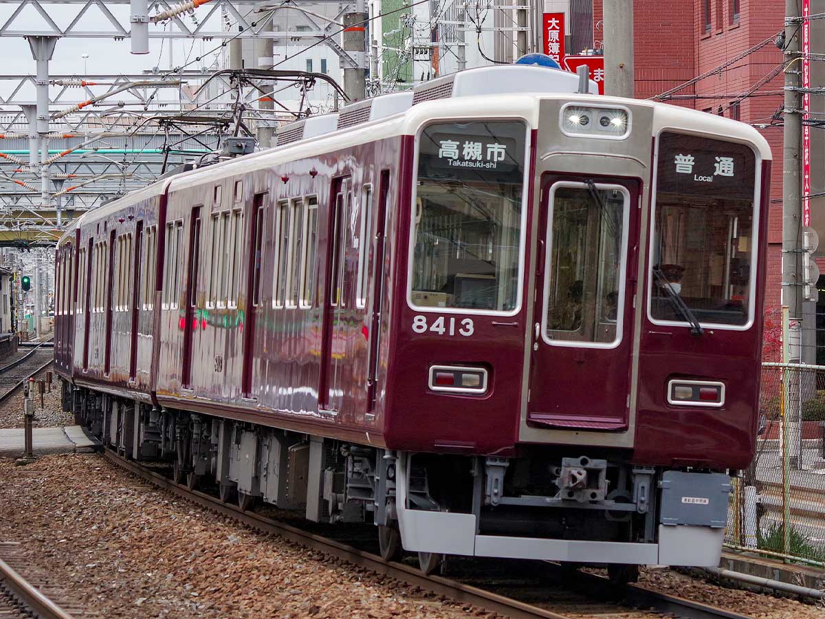 31951 阪急8300系(2次車・8332編成+8313編成・白ライト)8両編成セット(動力付き)