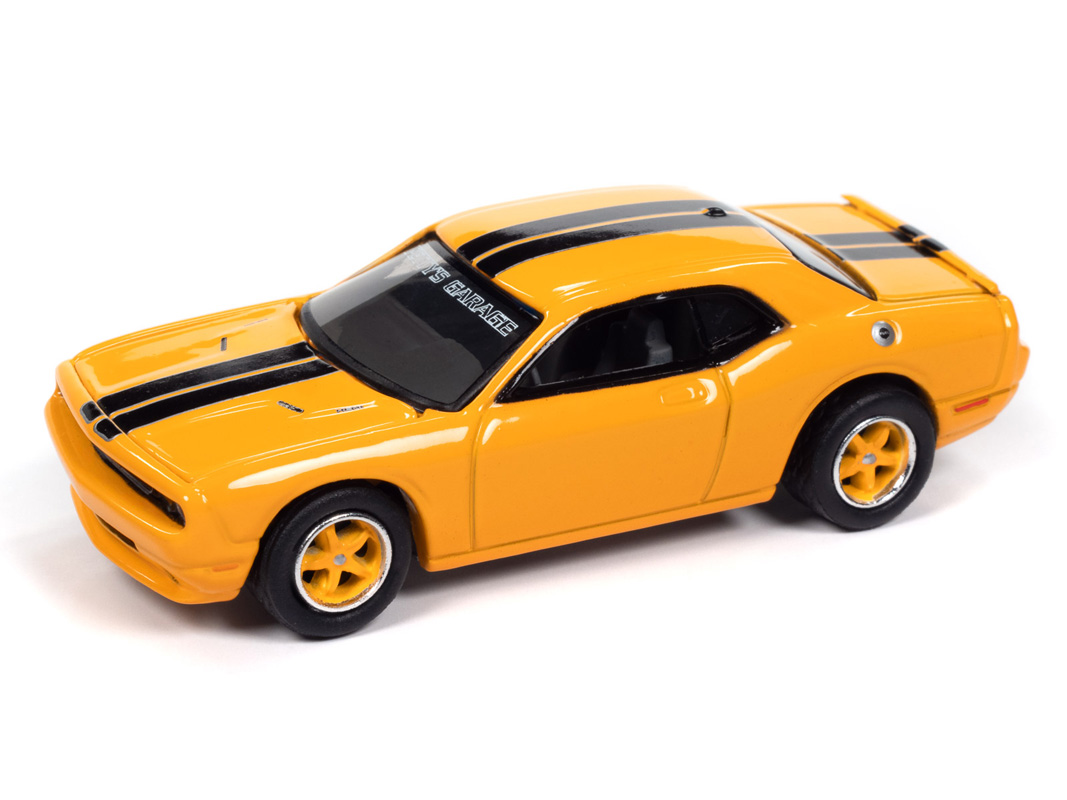 JLCT014DYL JOHNNY LIGHTNING 1/64 2014 ダッジ チャレンジャー ペティ ガレージ イエロー