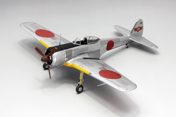 FC04 1/48 帝国陸軍 一式戦闘機 隼二型(前期/後期)