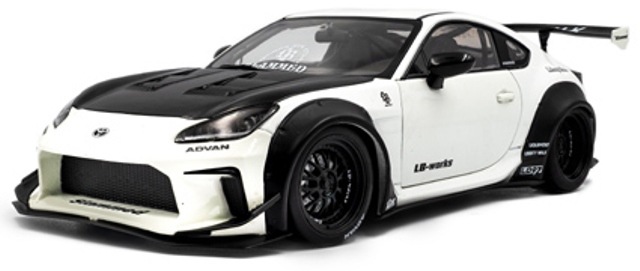 S1813602 ソリド 1/18 トヨタ GR86 LBWK ボディキット 2024 (ホワイト)