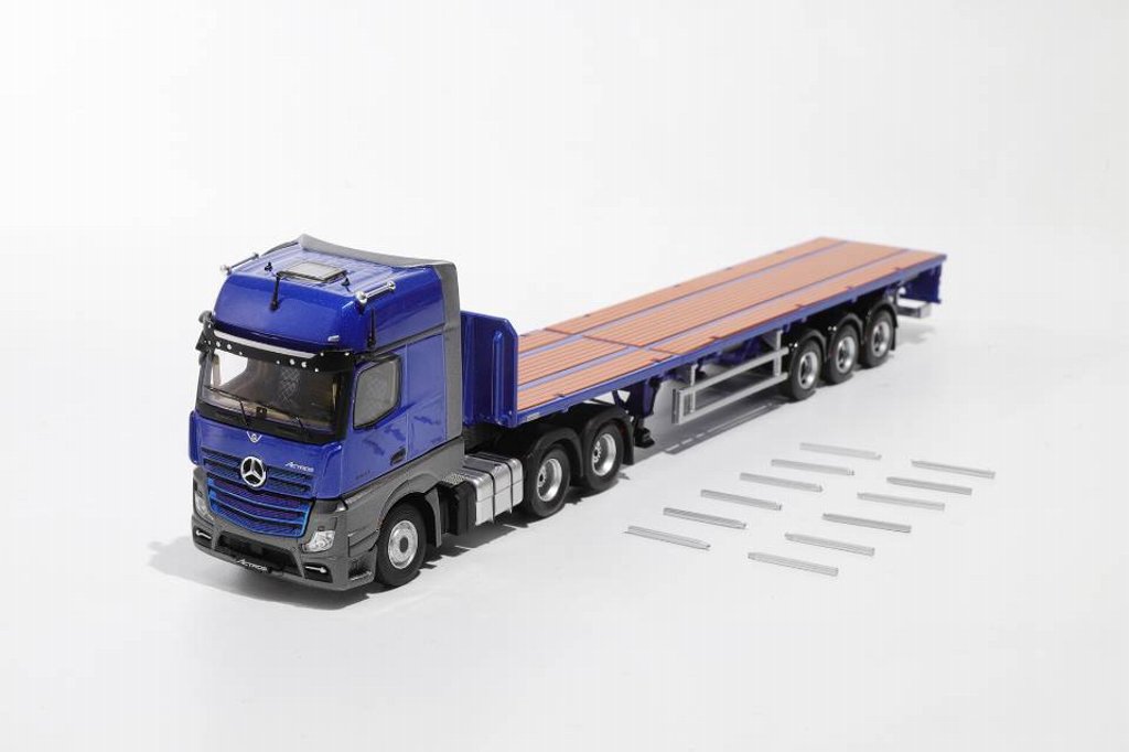 KS088/KS101-497 GCD 1/64 MB ギガスペース 6x2 セミトラクター & スケーラブルトレーラー(LHD) ブルー