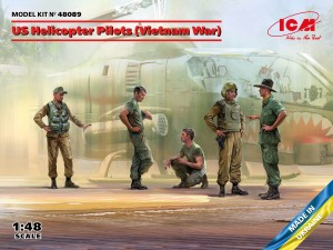 48089 ICM 1/48 アメリカ軍ヘリコプターパイロット (ベトナム戦争)